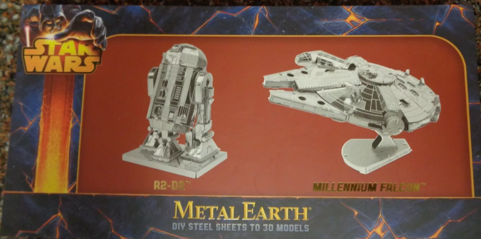 R2-D2 / Millennium Falcon